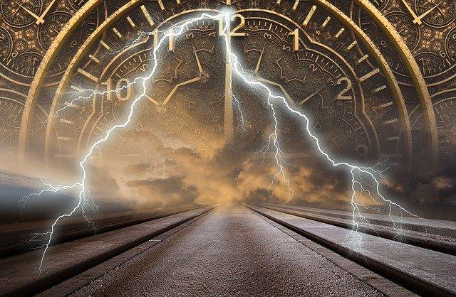 Исследователь уверен, что множество исчезнувших британцев на самом деле попали во временной портал | Время | Паранормальные новости | 23 Мая 2021
 
 