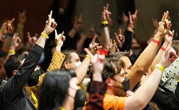 В Бостоне проходит крупнейший в истории «фестиваль» сатанистов | Религия | Паранормальные новости | 30 Апреля 2023
 
 