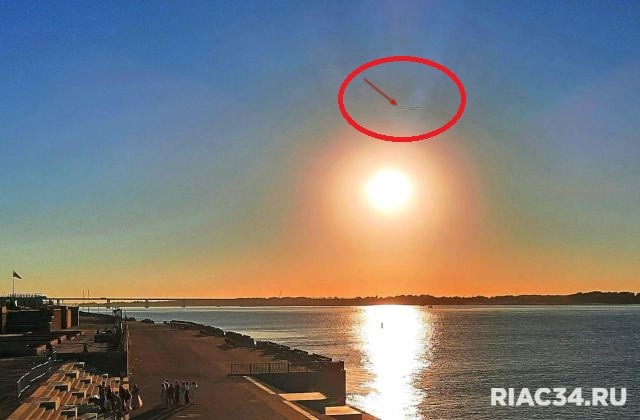 Волгоградец случайно заснял НЛО, когда фотографировал восход солнца | Уфология | Паранормальные новости | 03 Июля 2024
 
 