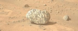 marsohod nasa obnaruzhil udivitelnyj kamen zebru ne pohozhij ni na odin drugoj 7024f7e