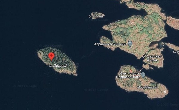 Странные существа и НЛО на острове Дивный в Карелии
 
 
 